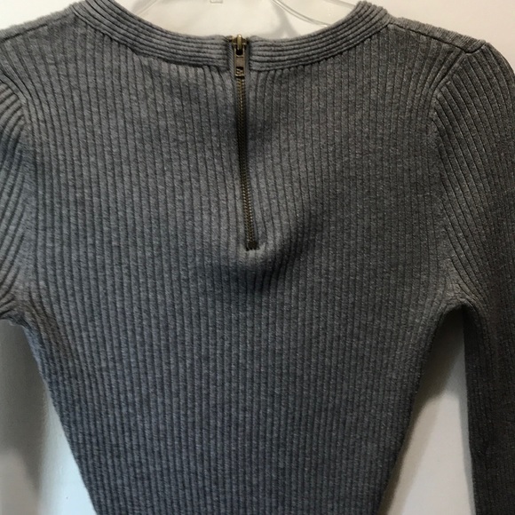 Gray fitted top - Picture 2 of 3